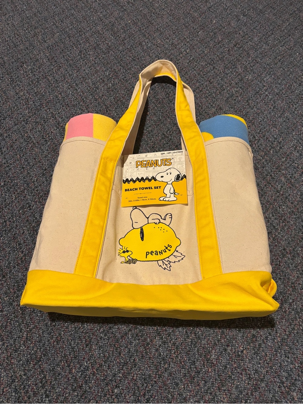 NWT Peanuts Canvas Yellow Lemon Tote Limited Edition 2 Beach Towels Set